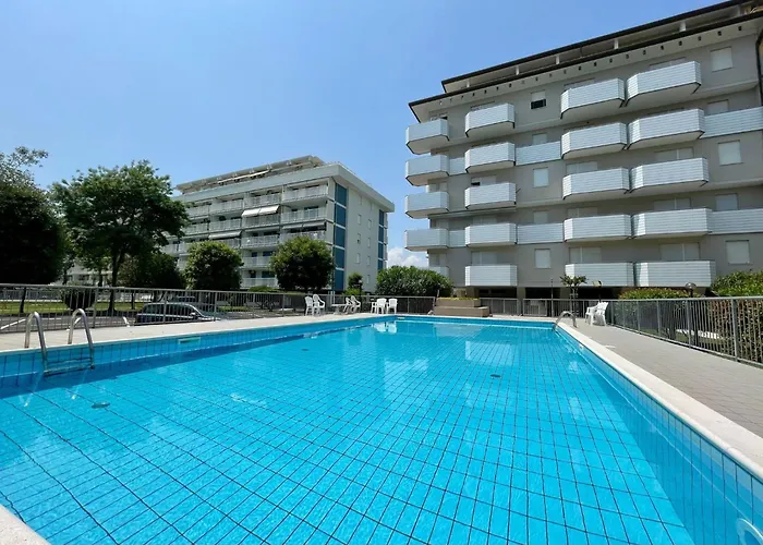 Flat With Shared Pool Daire *