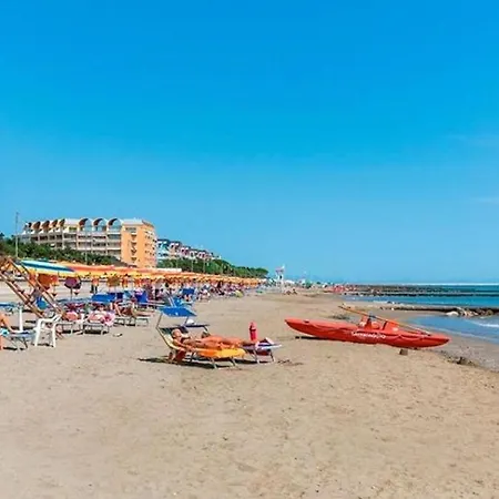 Flat With Shared Pool, Lift, For 4 Guests-beahost